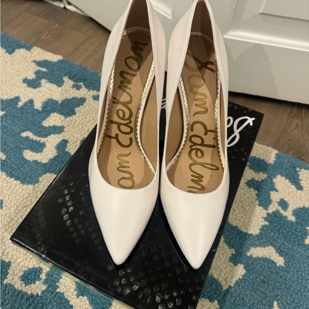 Sam Edelman Bright White Heeled Shoes with Classic Design